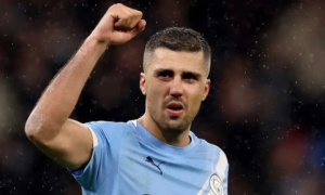 Man City nắm lợi thế giữ chân Rodri trước sự chèo kéo từ Real Madrid