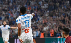 Aubameyang và Greenwood giúp Marseille giành trọn 3 điểm trước Metz