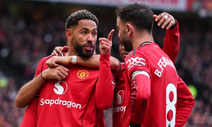 Bruno Fernandes sốc vì thống kê phòng ngự của Matheus Cunha