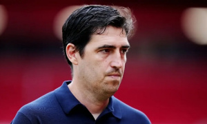 Liverpool giữ ghế cho Slot, ngầm nhắm Iraola