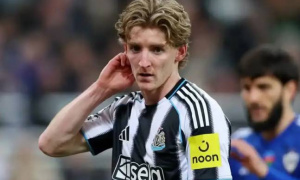 Anthony Gordon 'bật đèn xanh' cho Arsenal