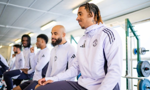 Leny Yoro khẳng định vị thế tại MU sau lời chê của Scholes