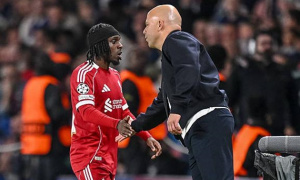 Arne Slot lấy gì để cứu vãn hy vọng Top 5 cho Liverpool?