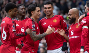 HLV Carrick xác nhận Martinez tái xuất ở trận gặp Leeds