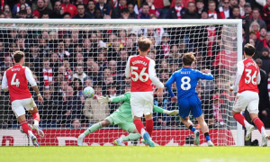 Thua sốc Bournemouth, Arsenal hụt hơi trong cuộc đua vô địch