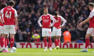 Arsenal bộc lộ sự yếu kém về bản lĩnh và hàng công bóng sống