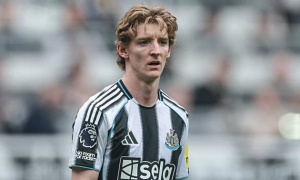 Tin đồn chuyển nhượng sáng 12/4: Bayern tranh Gordon; MU đấu Man City vụ Anderson