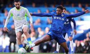 Vẻ hào nhoáng không cứu được hàng thủ mục nát của Chelsea