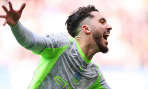 Rayan Cherki mang dáng dấp của Kevin De Bruyne mới