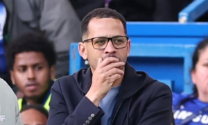 HLV Rosenior hé lộ kế hoạch cải tổ Chelsea sau trận thua Man City