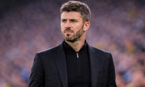 Martinez tái xuất, De Ligt lỡ hẹn đấu Leeds