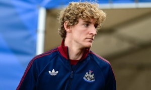 Chelsea chi 80 triệu bảng tranh Gordon với Arsenal