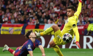 Fermin Lopez đổ máu sau va chạm kinh hoàng với Juan Musso