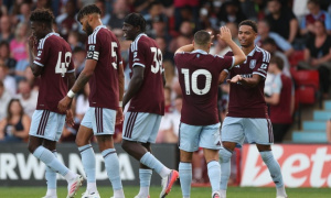 Hàng thủ hớ hênh, Aston Villa thất bại 2-4 trước Real Sociedad