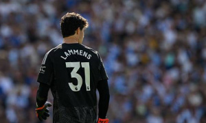 Carrick được khuyên mua thủ môn thay Lammens