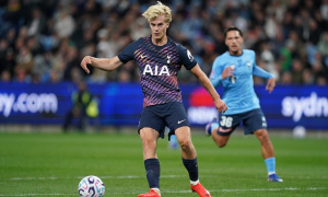 HLV De Zerbi muốn giữ viên ngọc quý Bergvall tại Spurs