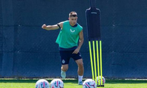 Man Utd nhắm mua Tresoldi, bật đèn xanh cho Zirkzee tới Juventus