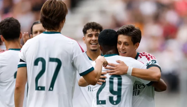 Endrick nổ súng, Real Madrid của Mourinho hòa 2-2 Fiorentina
