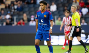 JJ Gabriel trở thành cầu thủ trẻ nhất lịch sử Man Utd