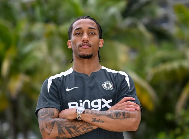 Chelsea tăng gấp đôi lương giữ chân Joao Pedro