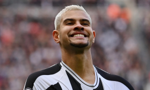 Sắp mất Guimaraes cho Arsenal, Newcastle vội tìm người thay