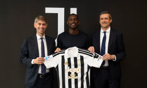 Randal Kolo Muani chính thức trở lại Juventus