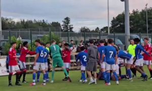 U16 Man Utd hỗn chiến nảy lửa với U16 Sunderland rồi vô địch