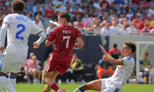Leeds ngược dòng ngoạn mục hạ Liverpool 4-2