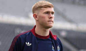 Man Utd đàm phán mua Lewis Hall với giá 60 triệu bảng