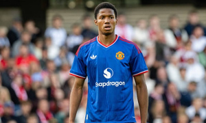 Bị Carrick gạt tên, tương lai Chido Obi tại Man Utd dần khép lại