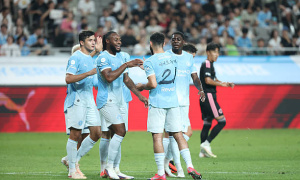 Ghi 3 bàn trong 14 phút, Man City thắng dễ K-League All-Stars