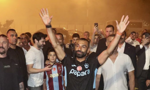 Carragher đánh giá Salah quá giỏi để đến Trabzonspor