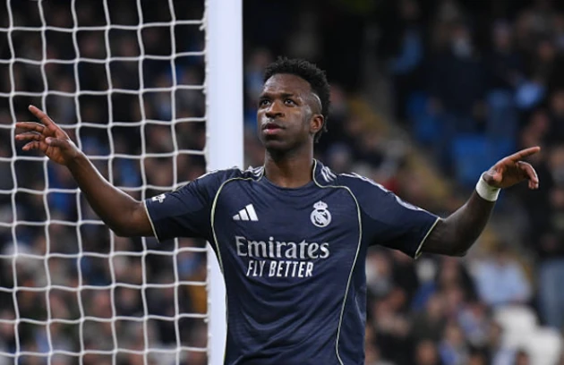 Vinicius Jr có nên rời Real Madrid để 'làm vua' tại Arsenal?