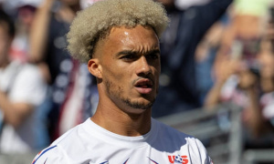 Tin đồn chuyển nhượng tối 6/8: Man Utd săn Antonee Robinson; Arsenal quyết mua Ezri Konsa