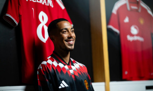 Obi Mikel gọi vụ Man United mua Tielemans là vụ cướp