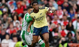 Vì sao Arsenal cự tuyệt Man Utd vụ Lewis-Skelly?
