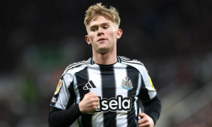 Man Utd cần mức giá điên rồ để sở hữu Lewis Hall