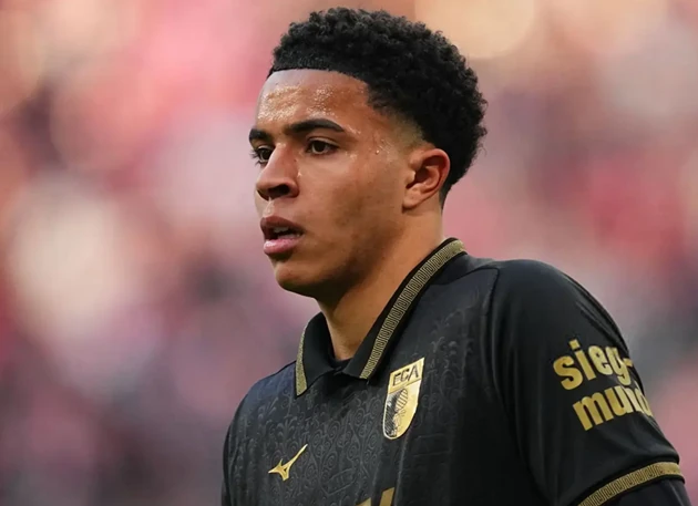 Arsenal vỡ mộng chiêu mộ hậu vệ trẻ Noahkai Banks