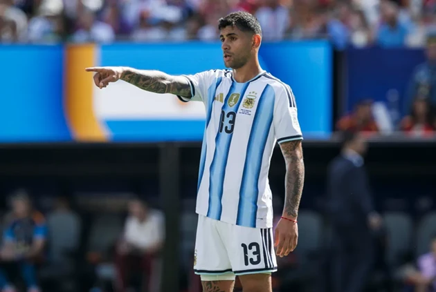 Chưa vội chốt với Atletico, Romero đợi HLV Flick gọi tên