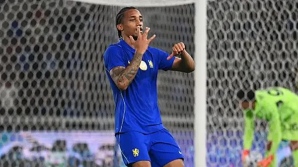 CĐV Chelsea tung hô Joao Pedro chỉ kém Haaland