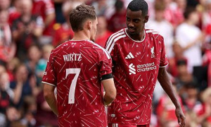 Song sát Isak - Wirtz tỏa sáng; Munoz ra mắt Liverpool đầy ấn tượng
