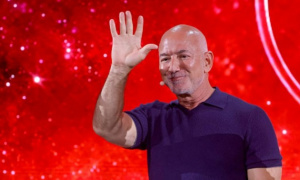 Jeff Bezos muốn mua cổ phần Liverpool giá 4,4 tỷ bảng