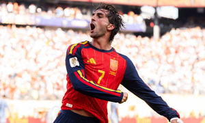 Tin đồn chuyển nhượng tối 11/8: PSG săn Ferran Torres; Atletico chốt Romero