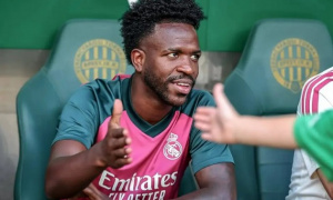 Tiền thưởng gia hạn của Vinicius ép các CLB đổi luật chơi