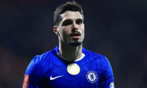 Man City bất đồng mức giá với Chelsea trong vụ Neto