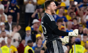 Carrick khen ngợi sao trẻ MU sau trận thắng Leeds