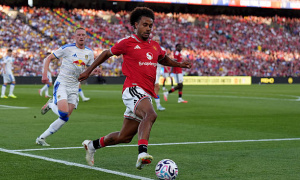 Điều gì đang chờ Zirkzee sau bàn thắng vào lưới Leeds United?