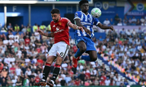 Newcastle cạnh tranh chữ ký Baleba với MU