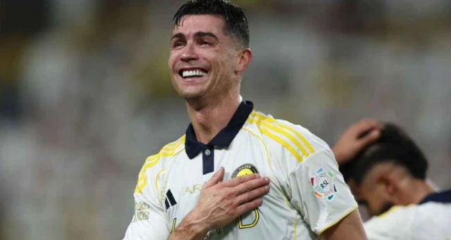 HLV Postecoglou khẳng định Ronaldo sẵn sàng ra sân cho Al-Nassr