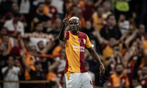 Khúc mắc tiền lương cản bước Man Utd mua Osimhen
